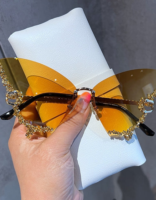 Load image into Gallery viewer, Diamond Butterfly Sunglasses(Shipping 10-14 Days)
