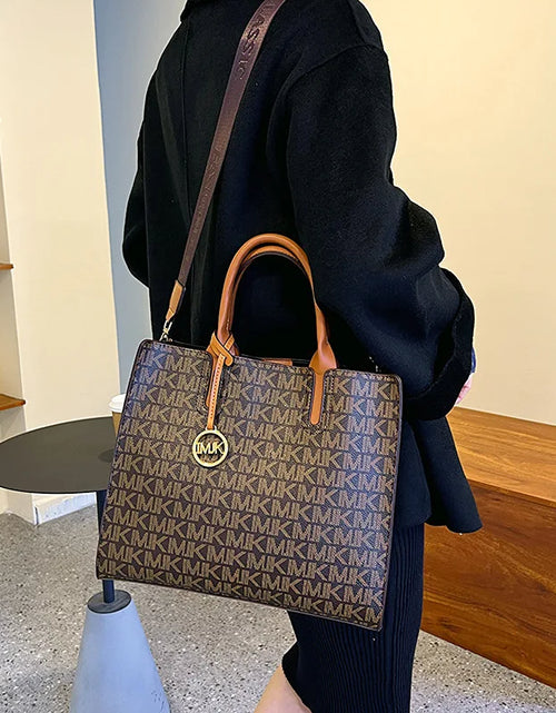Load image into Gallery viewer, Casual Versatile Large Capacity Girls Shoulder Handbag Ladies Crossbody Letter Tote Bag Fashion Printing Light Luxury Classic PU (Shipping 10- 14 Days )
