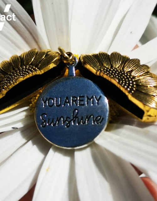 Load image into Gallery viewer, Sunflower Pendant Necklace(Shipping 10-14 Days)
