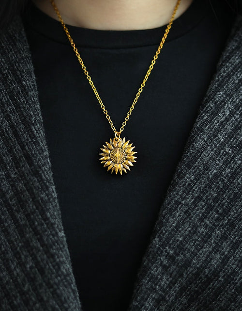 Load image into Gallery viewer, Sunflower Pendant Necklace(Shipping 10-14 Days)
