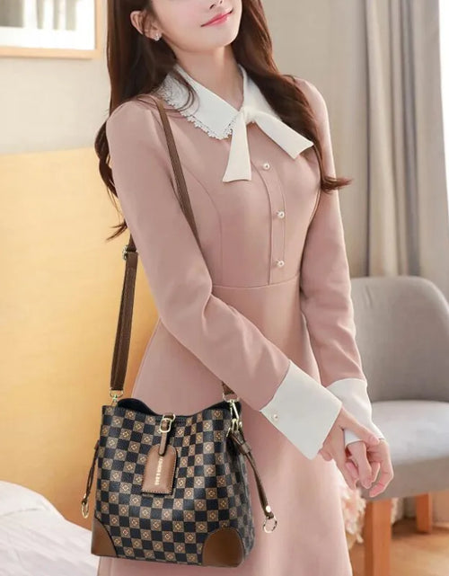 Load image into Gallery viewer, 2023 Female Tote Bag Designers Luxury Handbags Printed Bucket Simple Women Bag Famous Brand Shoulder Bag Ladies Bolsos (Shipping 10-14 Days )
